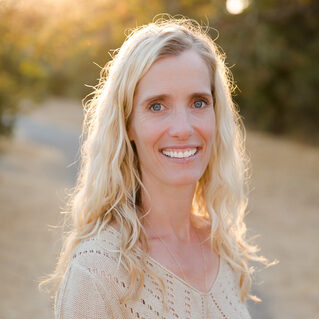 Image of clinical psychologist, Lori Pandolfo, Psy.D. of Santa Rosa Psychotherapy.